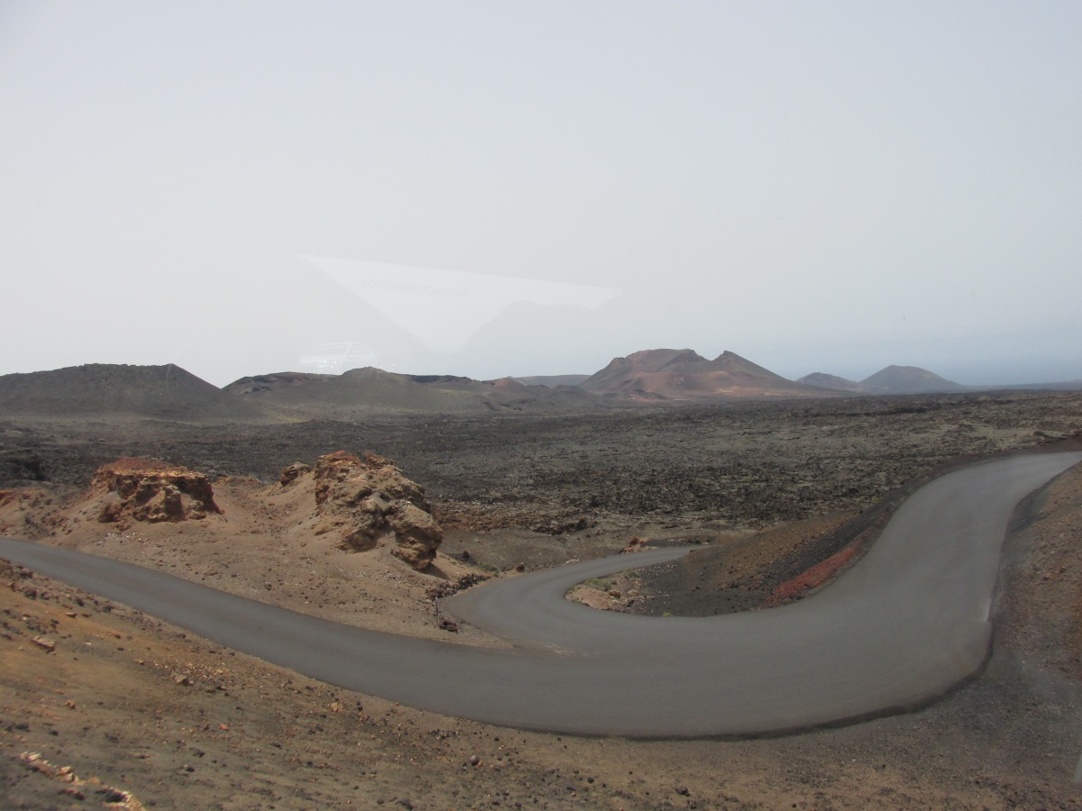 Een dag naar Lanzarote vanaf Fuerteventura. Nationaal park Timanfaya Lanzarote.